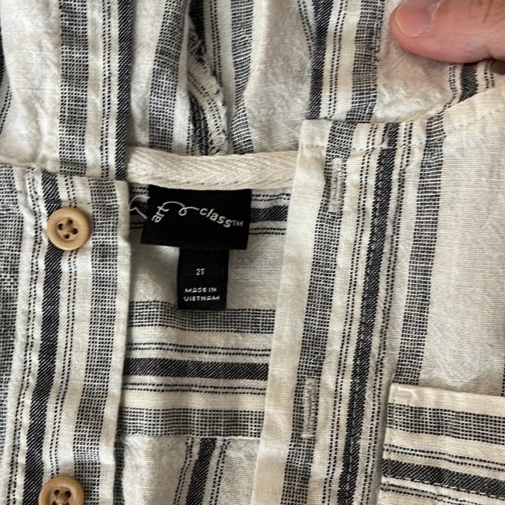 Art Class button up - Picture 3 of 3